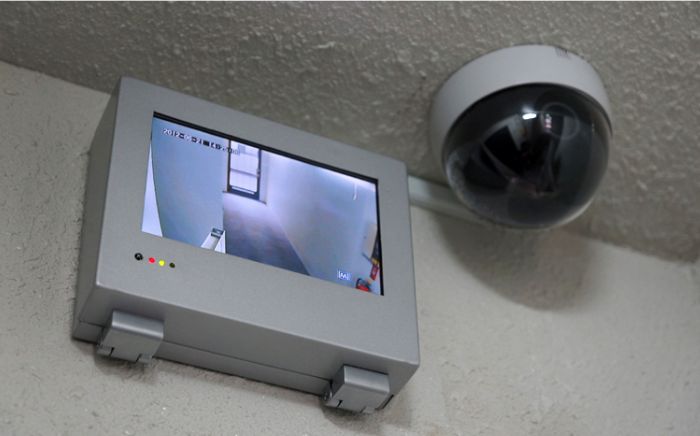 モニター付き防犯カメラ